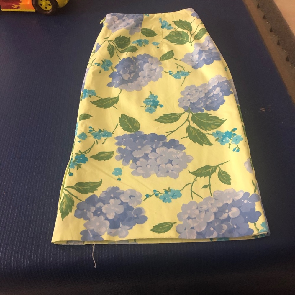 Skirt - Picture 3 of 4